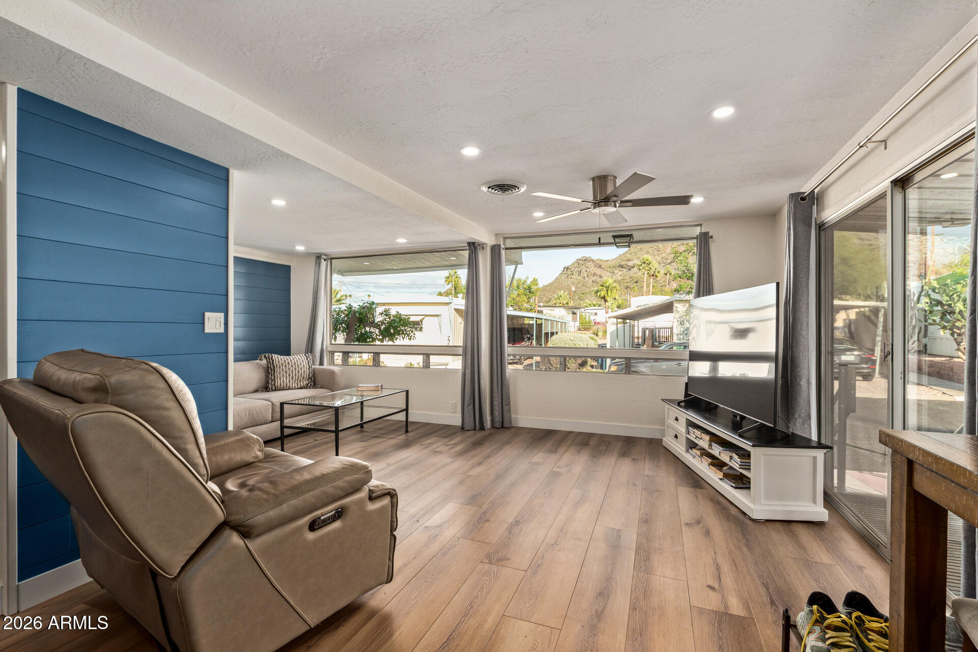 10401 North Cave Creek Road, Unit 324 Phoenix, AZ 85020 - Photo 9 of 28 09 - Cave Creek