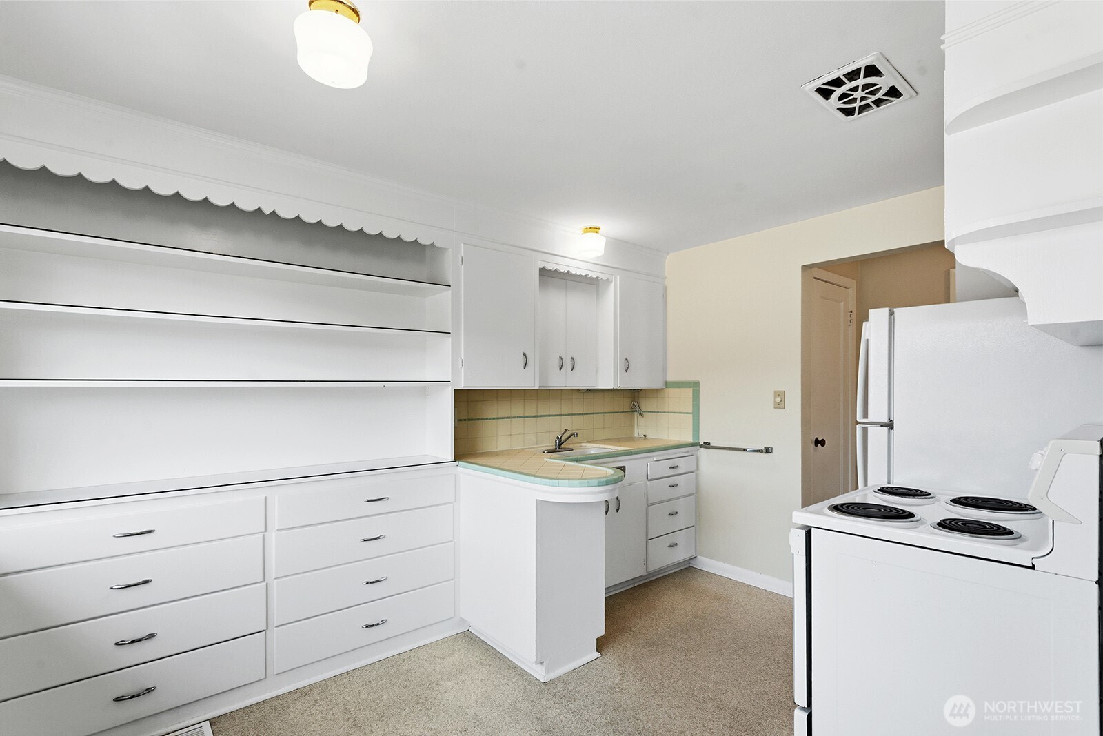 3604 Beach Drive Southwest Seattle, WA 98116 - Photo 13 of 37