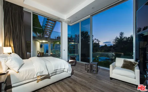$6,500,000 | 9274 Sierra Mar Drive, Los Angeles, CA 90069