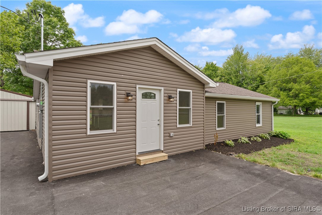 6607 Hibernia Road Charlestown, IN 47111 - Photo 1 of 46