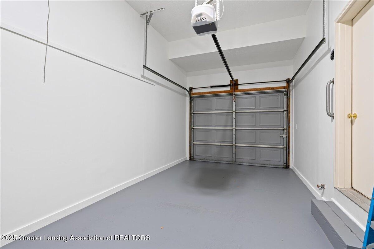 6526 Spring Tree Lane, Unit 30 Lansing, MI 48917 - Photo 33 of 36 13-Media Jett - 07