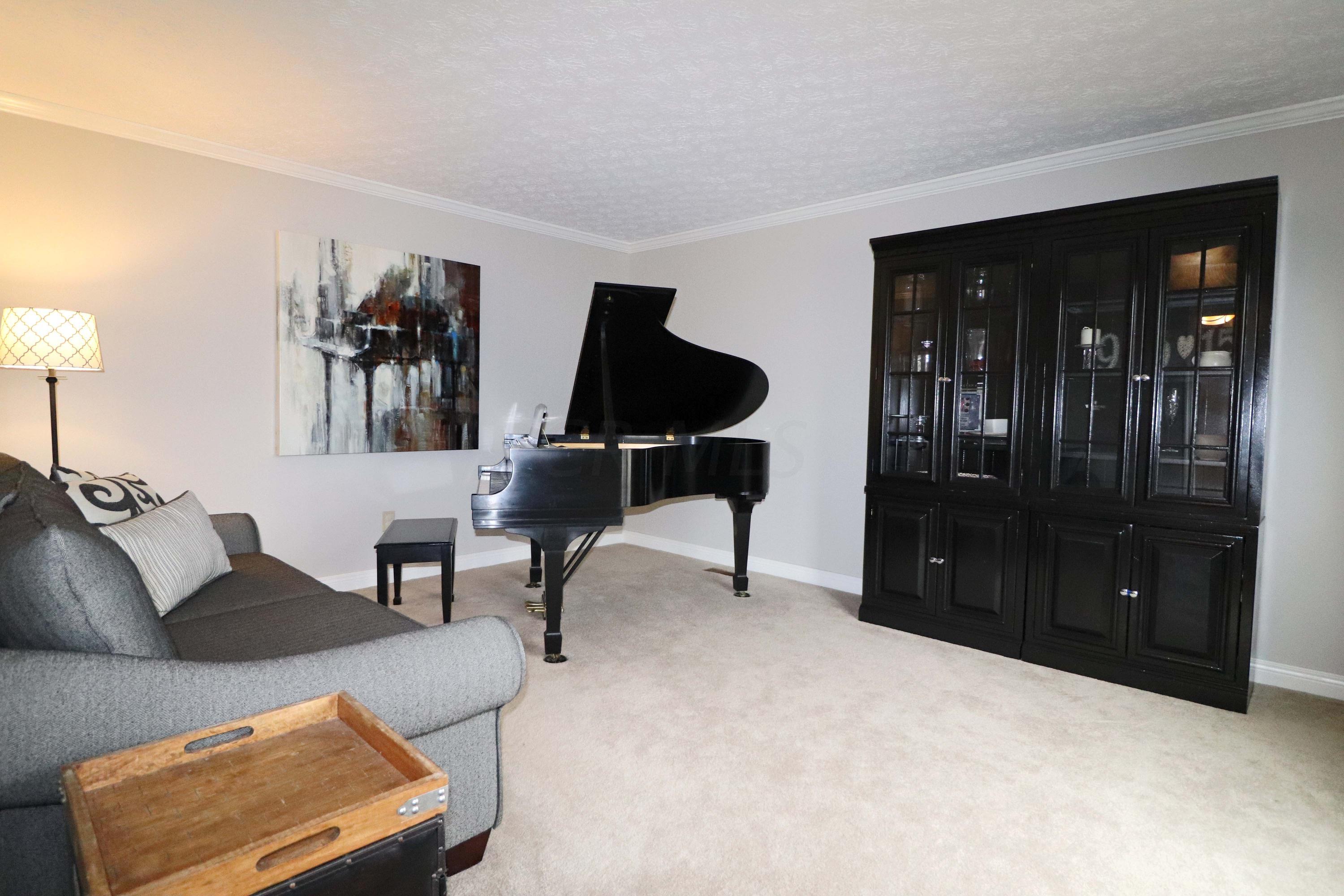 7739 Strathmoore Road Dublin, OH 43016 - Photo 4 of 50 Gallery Image 4