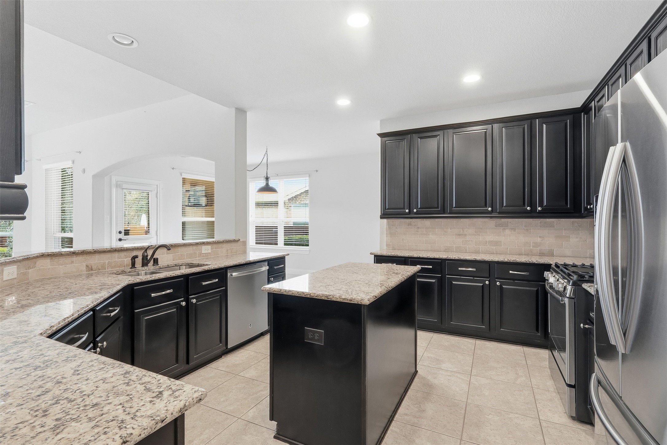 3226 Explorer Way Conroe, TX 77301 - Photo 13 of 36