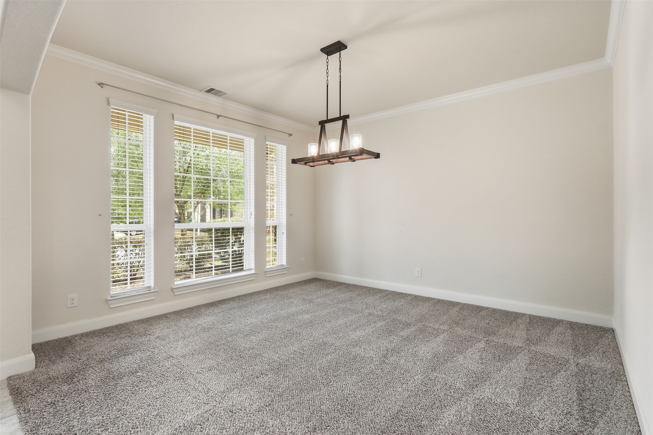 3226 Explorer Way Conroe, TX 77301 - Photo 5 of 36