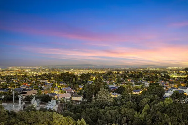 a view of a large building