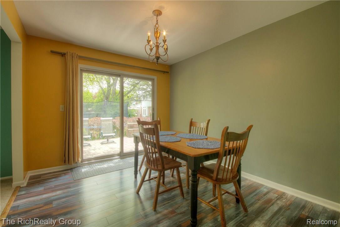 46513 Maidstone Road Canton, MI 48187 - Photo 24 of 56 24_fb.jpg