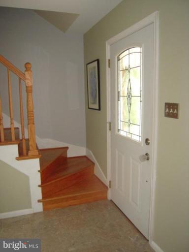 8618 Crestview Drive Fairfax, VA 22031 - Photo 16 of 22 Entrance / Foyer