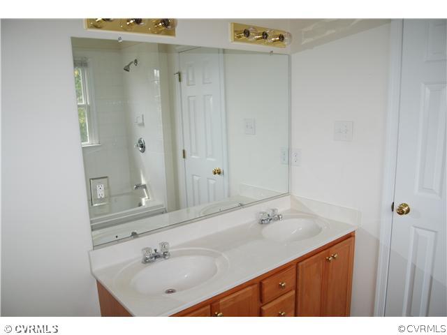 1518 Decatur Street Richmond, VA 23224 - Photo 10 of 17 Bathroom