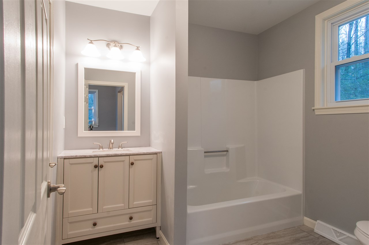5 Speare Road Hudson, NH 03051 - Photo 11 of 18