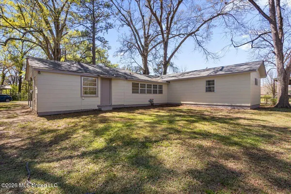 $179,900 | 54 Bellwood Drive, Vicksburg, MS 39180