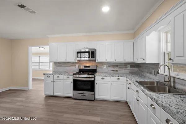 $179,900 | 54 Bellwood Drive, Vicksburg, MS 39180