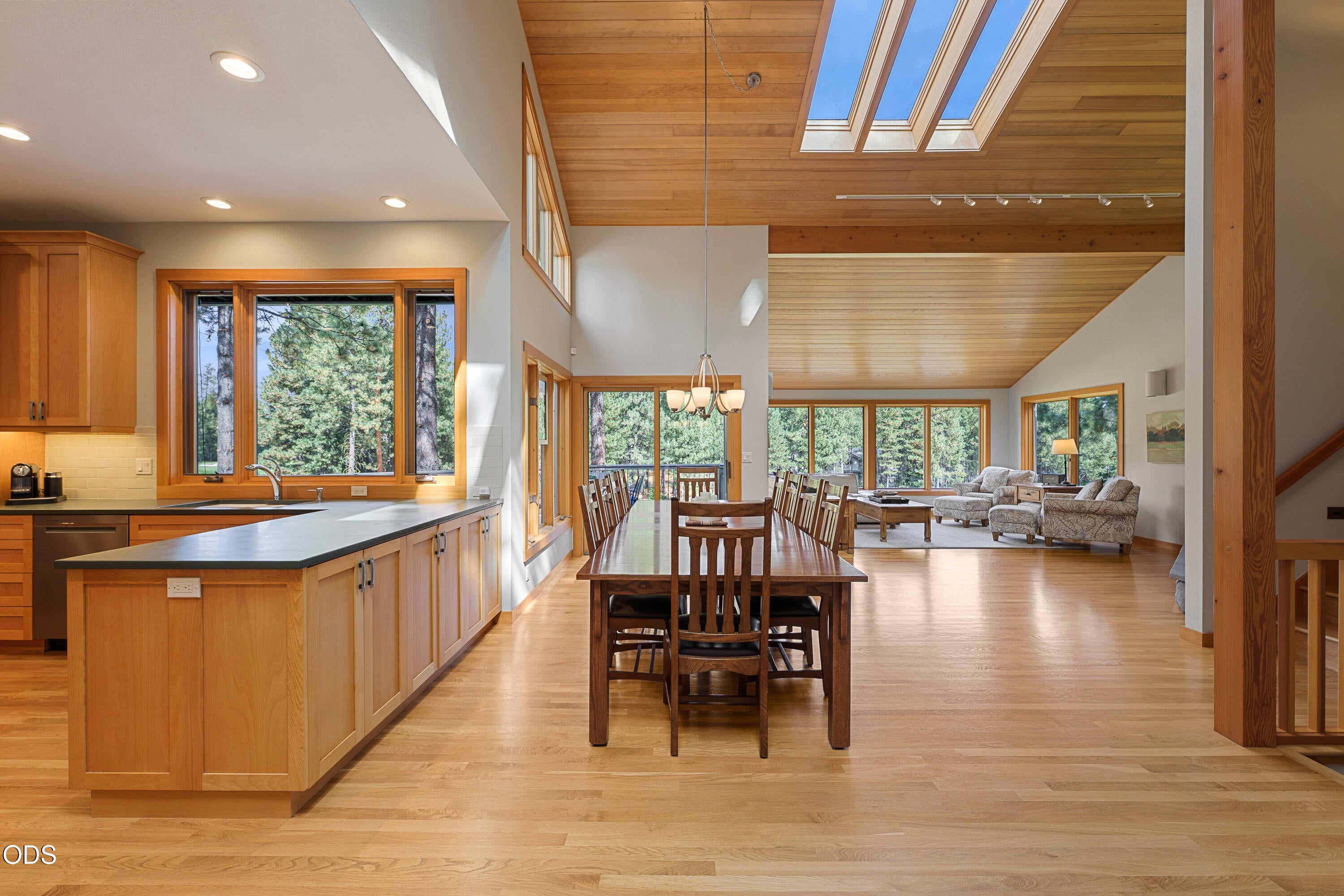 13402 Anapholis, Unit 304 Black Butte Ranch, OR 97759 - Photo 30 of 98 Gallery Image 30