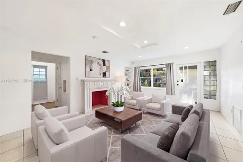 $2,850,000 | 3755 Royal Palm Avenue, Miami Beach, FL 33140