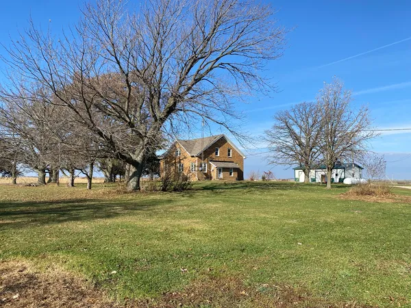 $460,000 | 8742 East 1300th Street, Granville, IL 61326