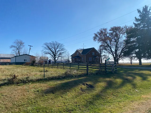 $460,000 | 8742 East 1300th Street, Granville, IL 61326
