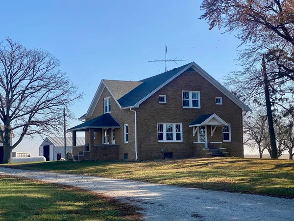 $460,000 | 8742 East 1300th Street, Granville, IL 61326