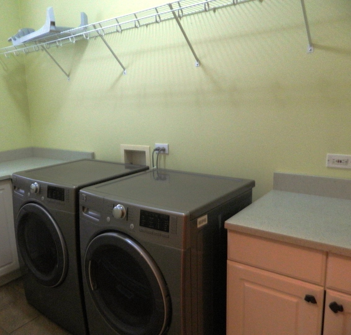280 Lionel Road Riverside, IL 60546 - Photo 9 of 30