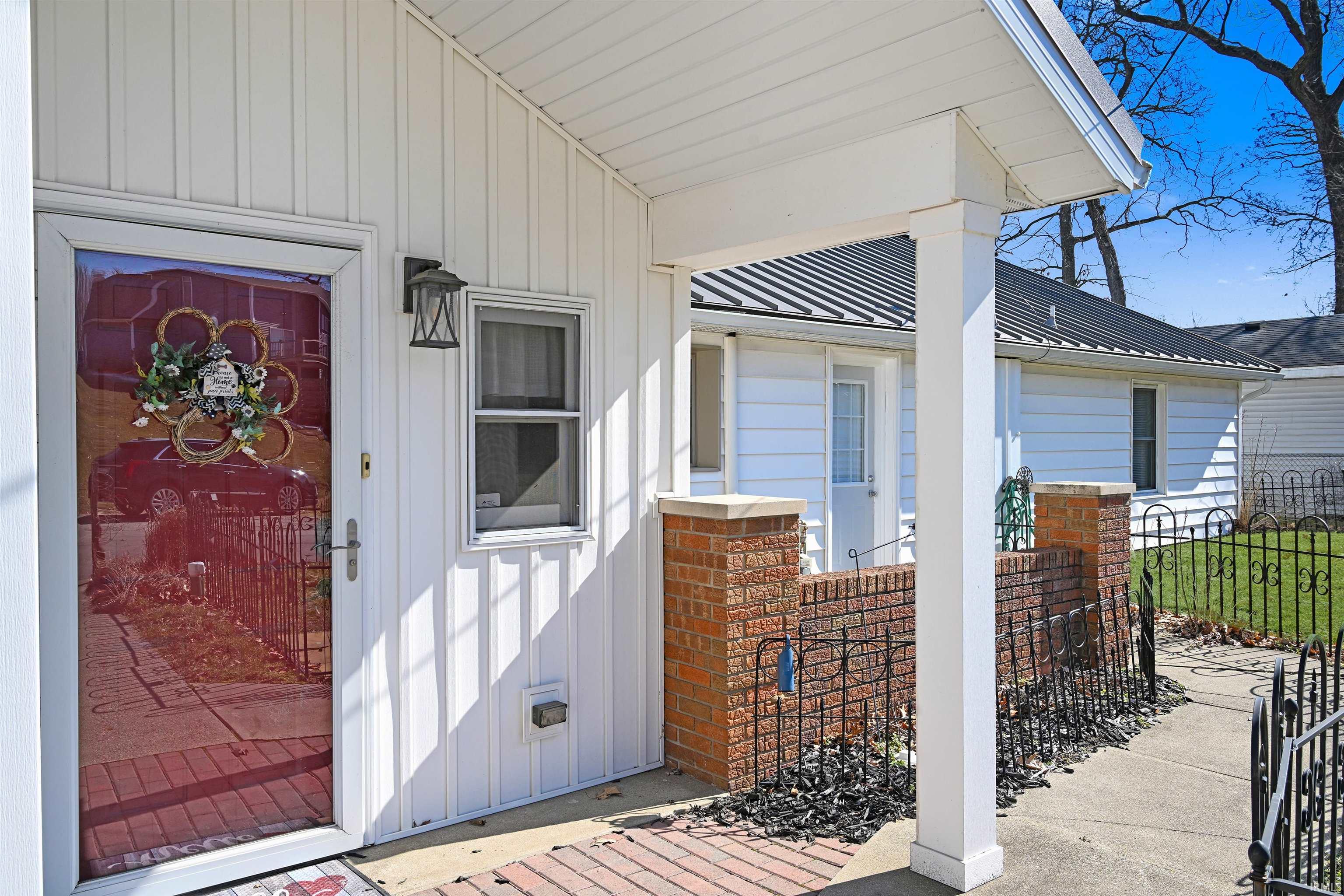 50746 Cornwall Road Bristol, IN 46507 - Photo 3 of 36 Gallery Image 3