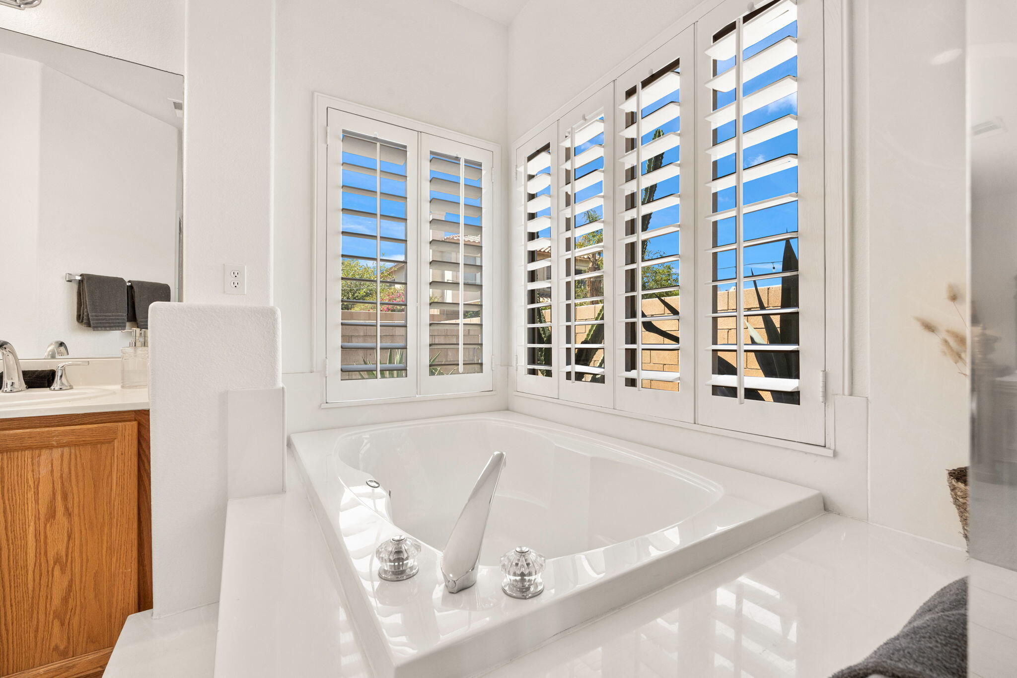 48701 Gibraltar Street Indio, CA 92201 - Photo 23 of 52 a bath tub sitting next to a window