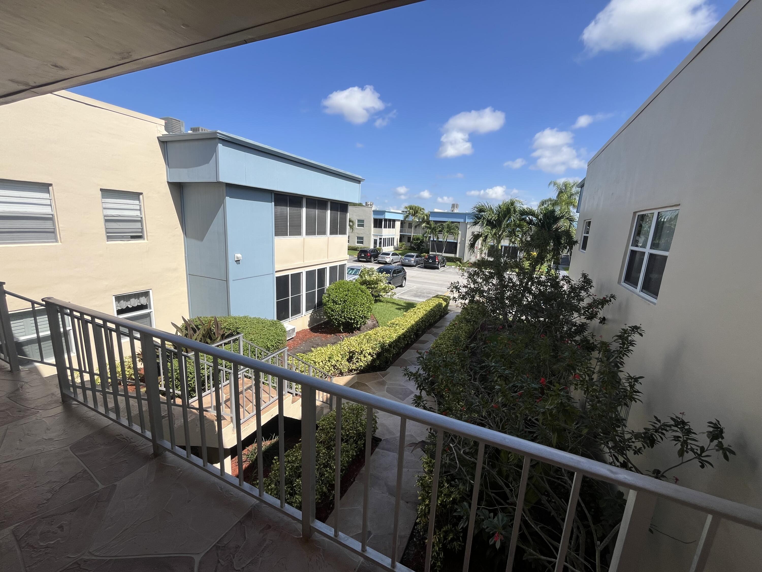 897 Flanders South, Unit 897 Delray Beach, FL 33484 - Photo 4 of 33 IMG_5282