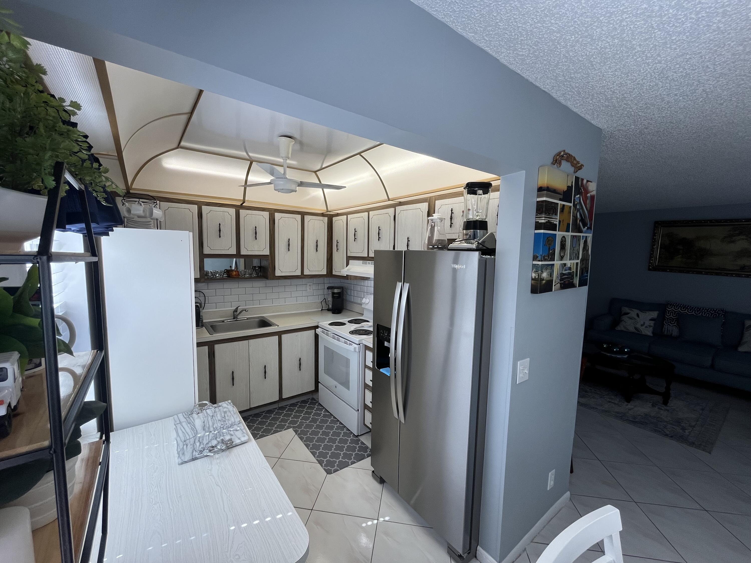 897 Flanders South, Unit 897 Delray Beach, FL 33484 - Photo 6 of 33 IMG_5284