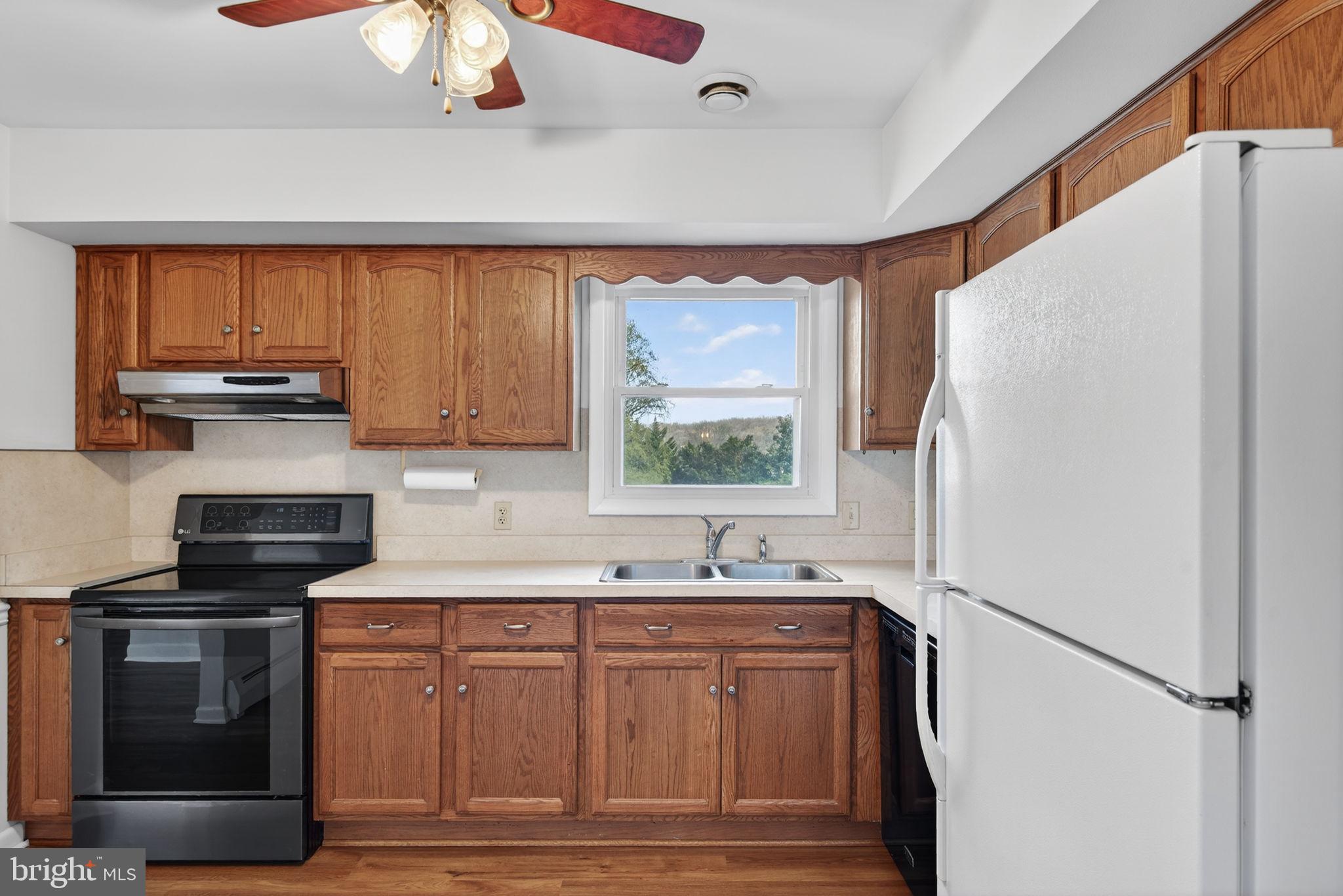 2733 Vireo Road York, PA 17403 - Photo 11 of 38