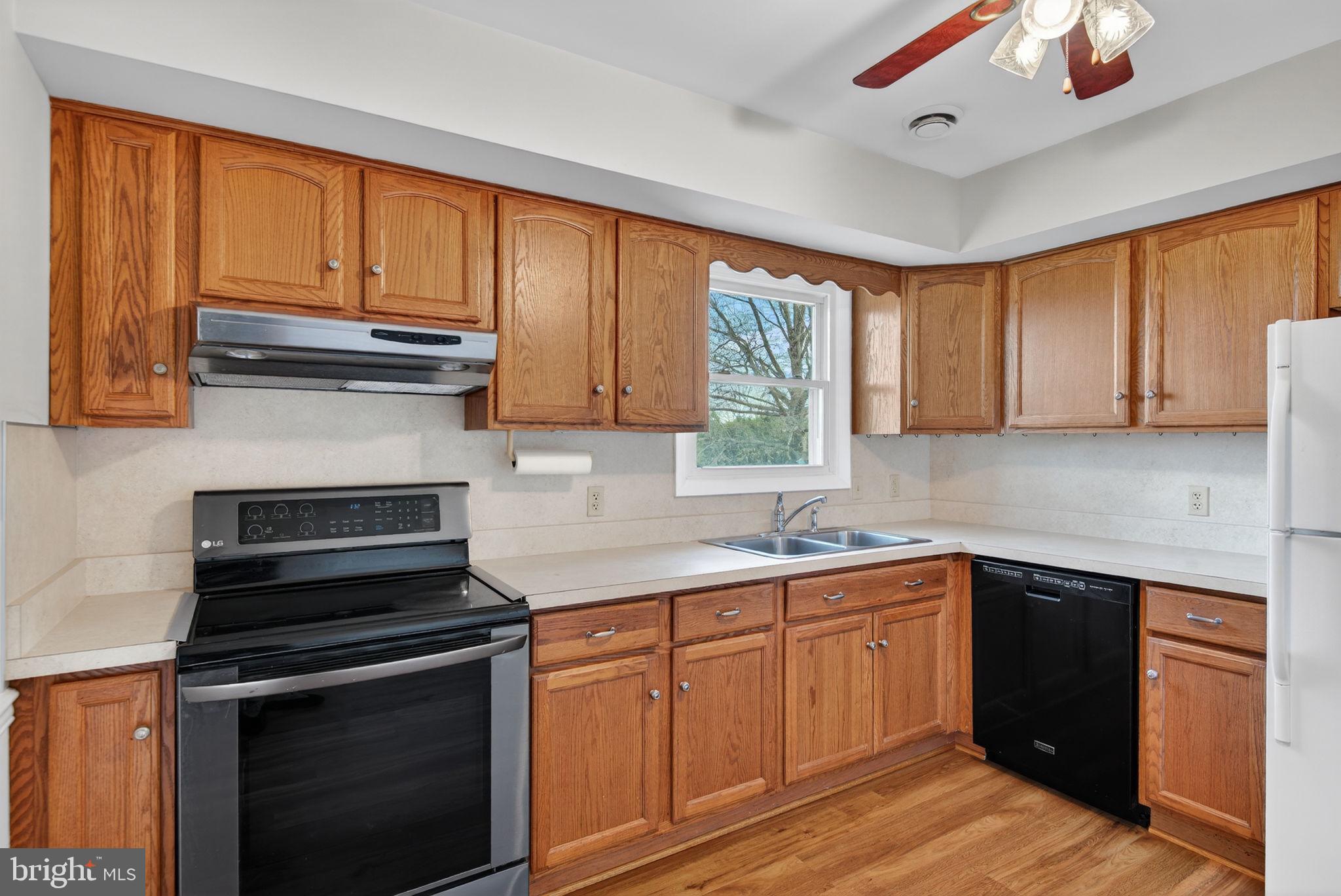 2733 Vireo Road York, PA 17403 - Photo 13 of 38