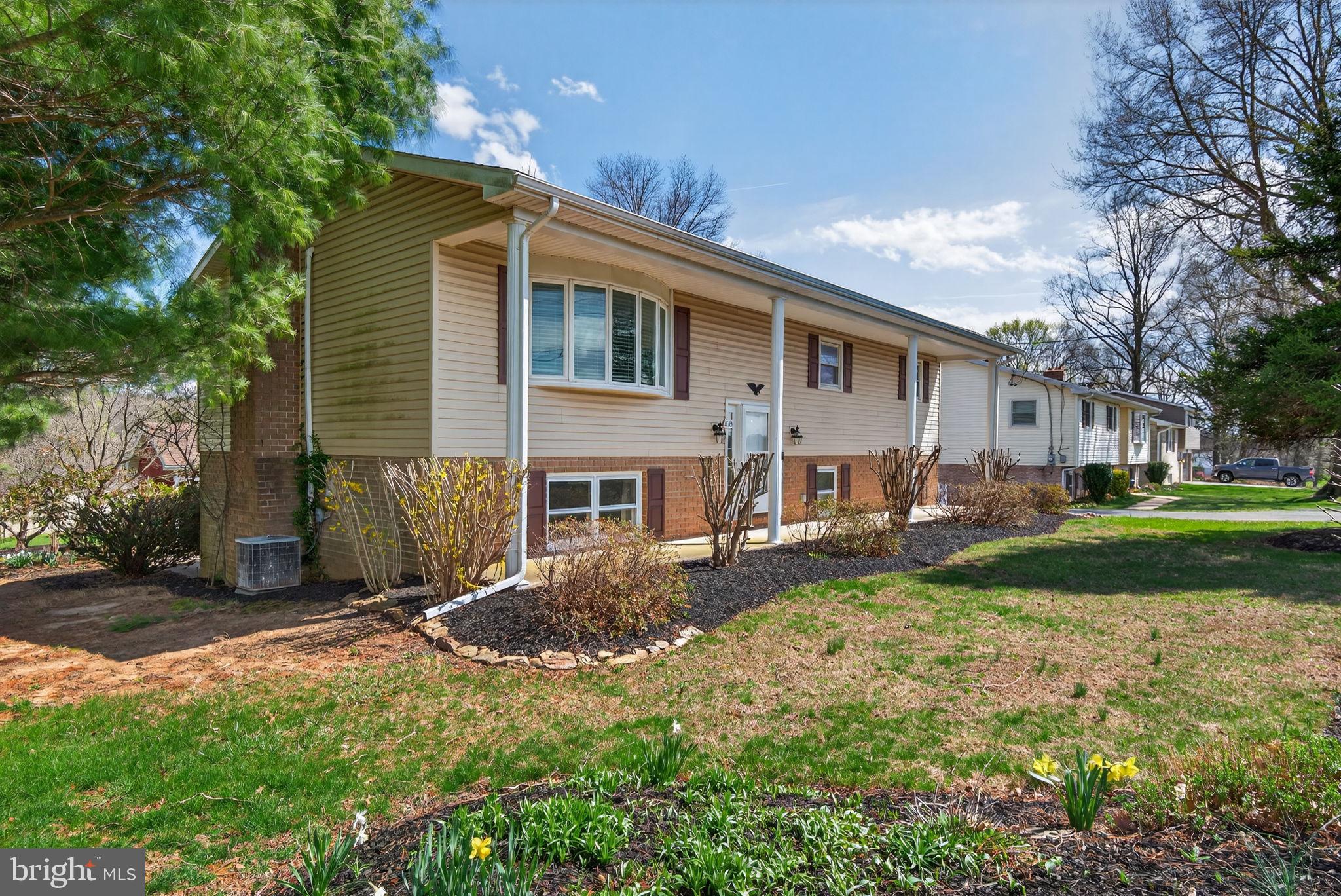 2733 Vireo Road York, PA 17403 - Photo 3 of 38