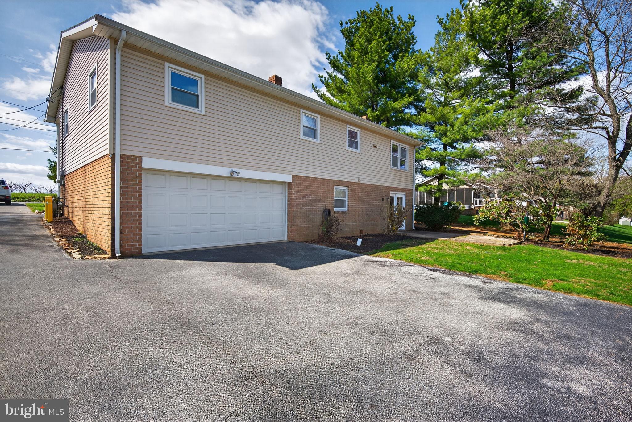 2733 Vireo Road York, PA 17403 - Photo 32 of 38