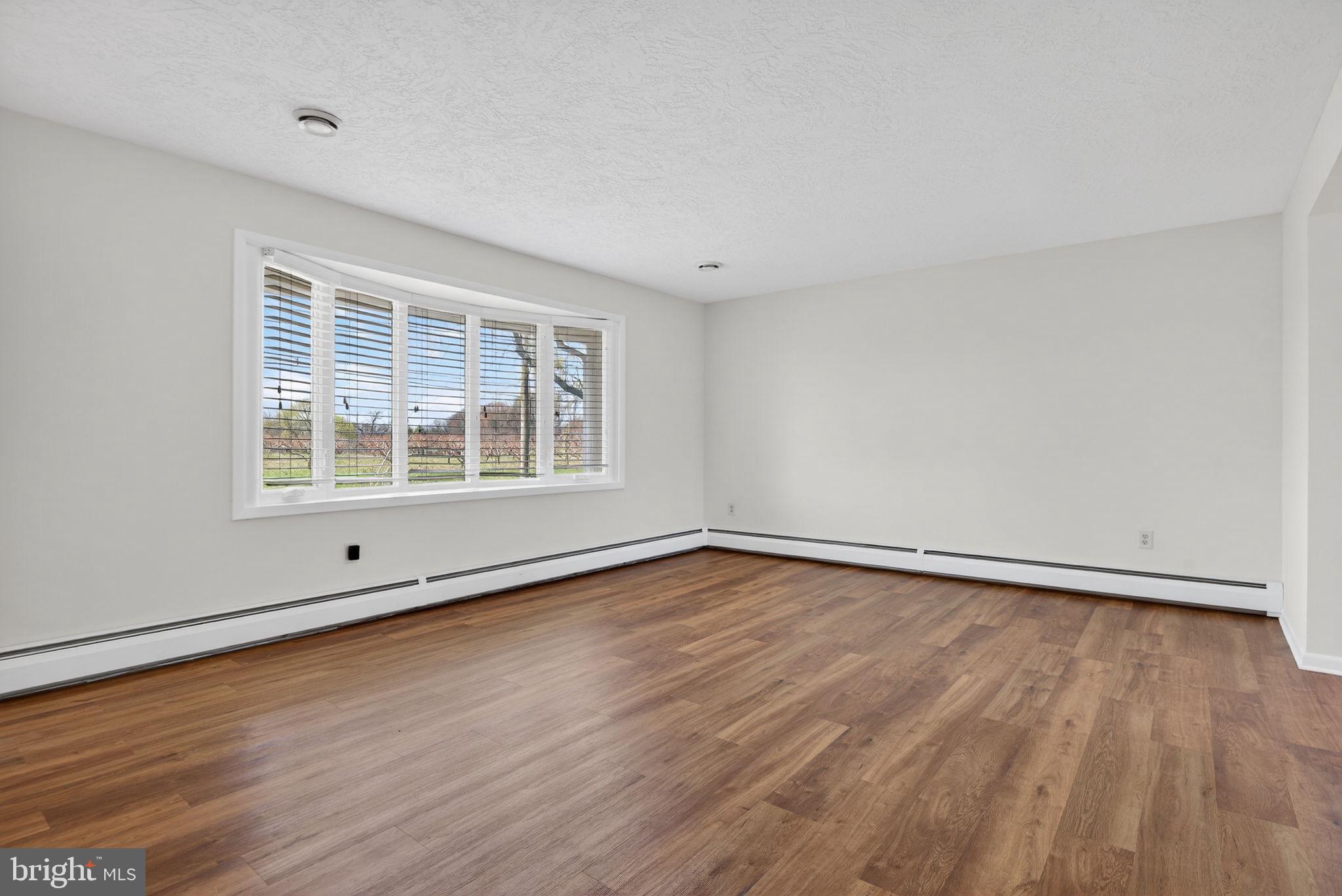 2733 Vireo Road York, PA 17403 - Photo 6 of 38