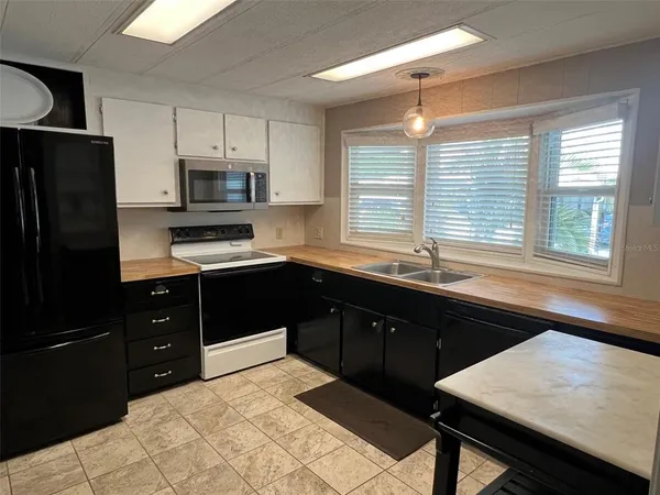 $115,000 | 57 Royal Palm Circle, Largo, FL 33778