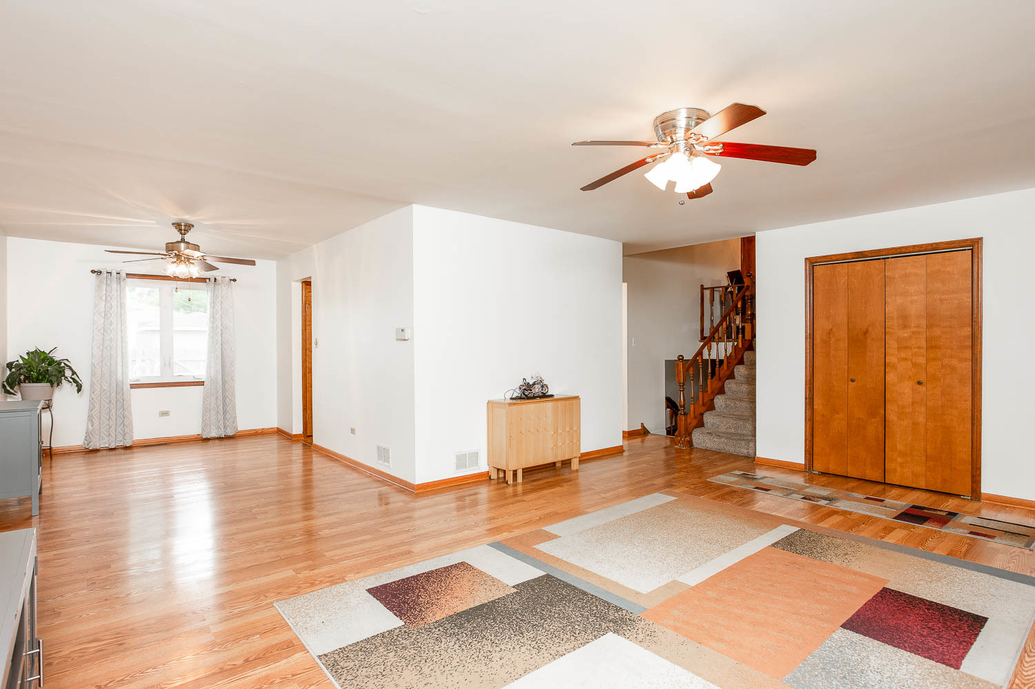 17936 Dekker Avenue Lansing, IL 60438 - Photo 14 of 35 a living room with furniture and a window