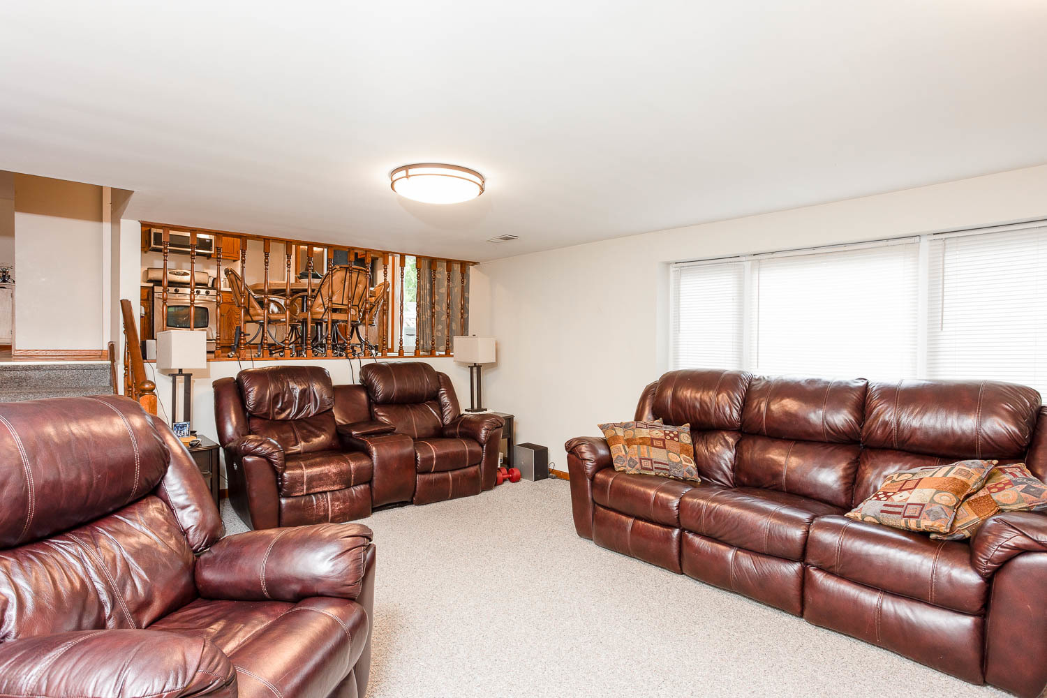 17936 Dekker Avenue Lansing, IL 60438 - Photo 23 of 35 a living room with furniture