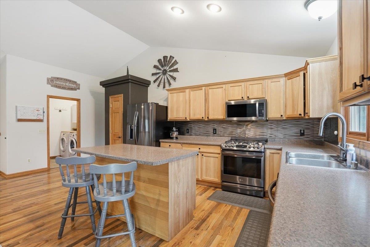 W9072 Hilltop Road Portage, WI 53901 - Photo 12 of 38