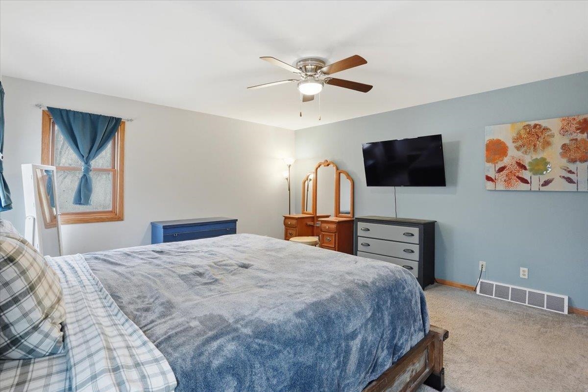 W9072 Hilltop Road Portage, WI 53901 - Photo 16 of 38