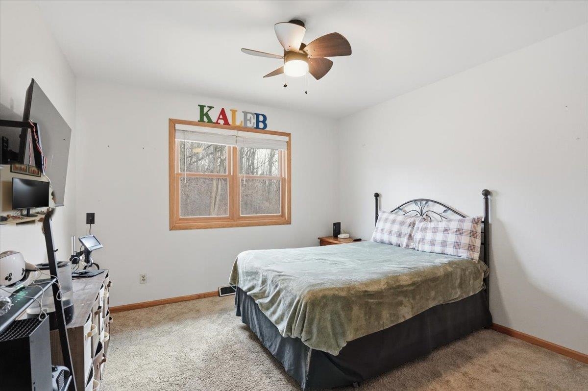 W9072 Hilltop Road Portage, WI 53901 - Photo 20 of 38