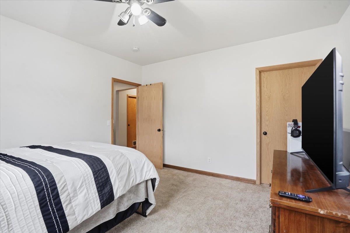 W9072 Hilltop Road Portage, WI 53901 - Photo 32 of 38