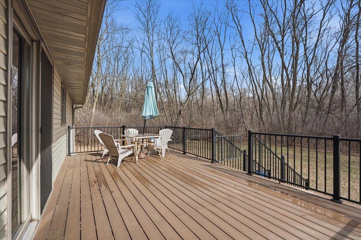 W9072 Hilltop Road Portage, WI 53901 - Photo 33 of 38