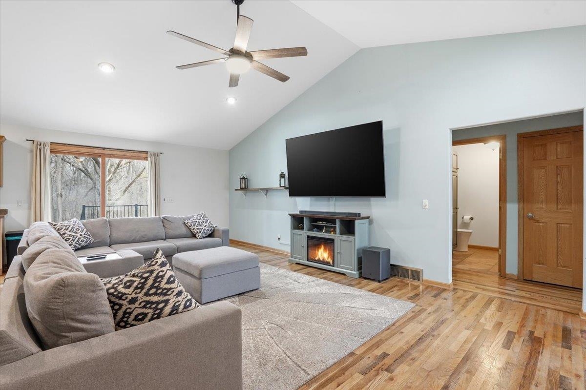 W9072 Hilltop Road Portage, WI 53901 - Photo 6 of 38