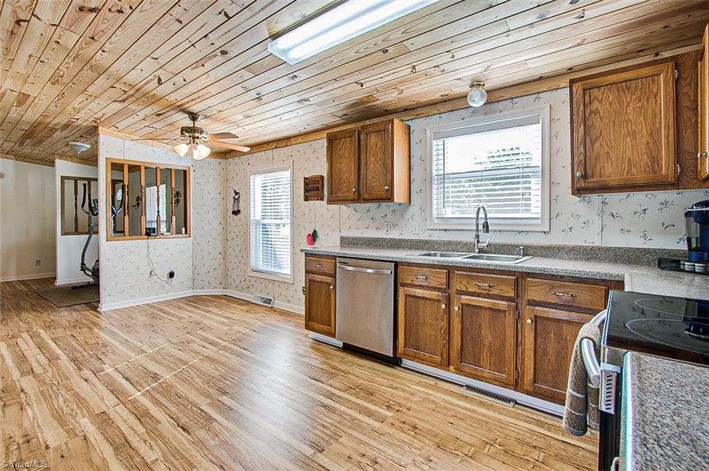 2677 George York Road Randleman, NC 27317 - Photo 4 of 23 Gallery Image 4