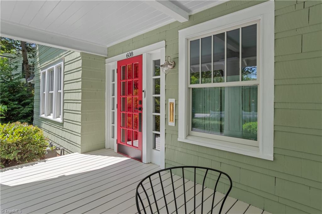 608 Stratford Road Northwest Winston-Salem, NC 27104 - Photo 3 of 50