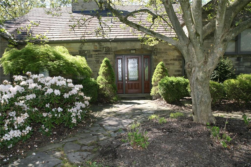 260 Crestmont Road Pittsburgh, PA 15237 - Photo 1 of 25 Gallery Image 1