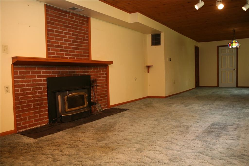 260 Crestmont Road Pittsburgh, PA 15237 - Photo 11 of 25 Gallery Image 11