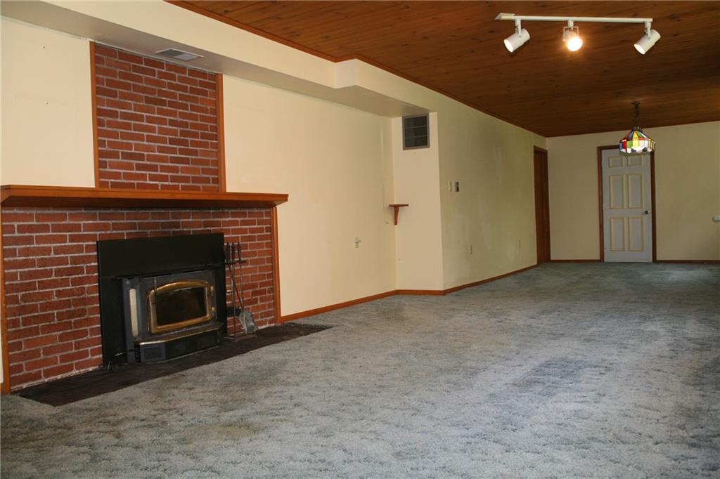 260 Crestmont Road Pittsburgh, PA 15237 - Photo 13 of 25 Gallery Image 13