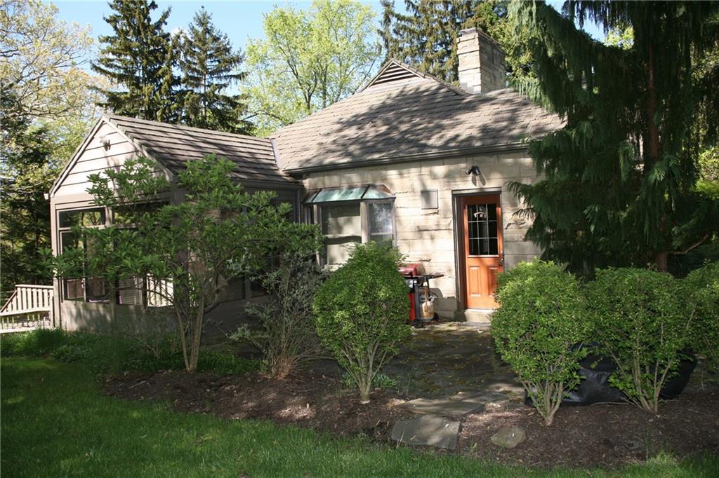 260 Crestmont Road Pittsburgh, PA 15237 - Photo 3 of 25 Gallery Image 3