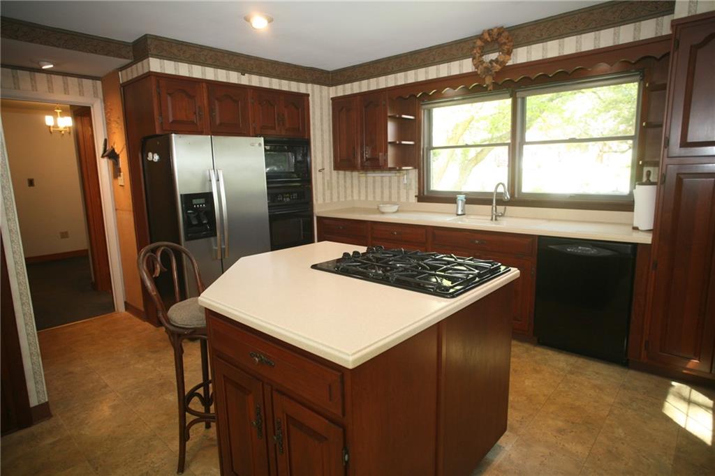 260 Crestmont Road Pittsburgh, PA 15237 - Photo 8 of 25 Gallery Image 8