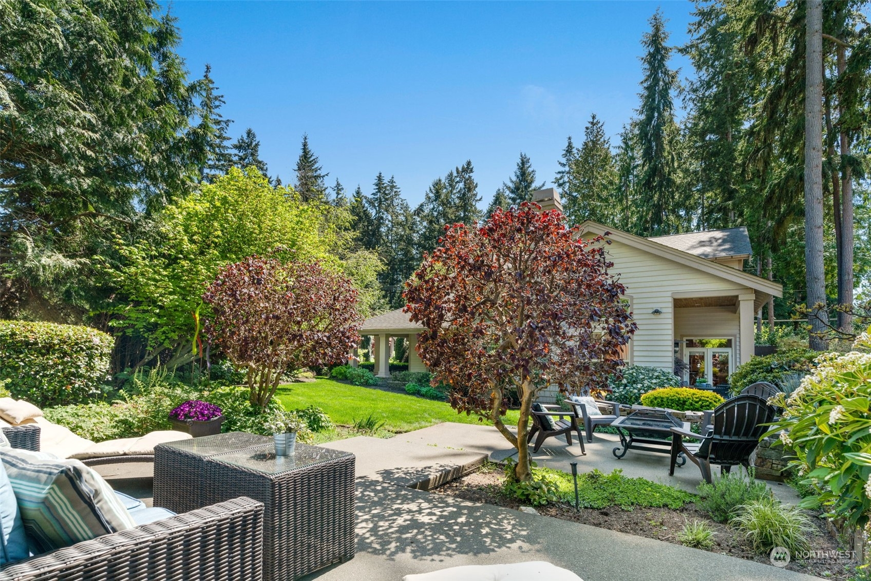 10707 226th Street Southwest Edmonds, WA 98020 - Photo 37 of 39 a garden view with a seating space