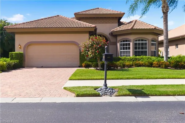 $749,900 | 6097 Dogleg Drive, Naples, FL 34113