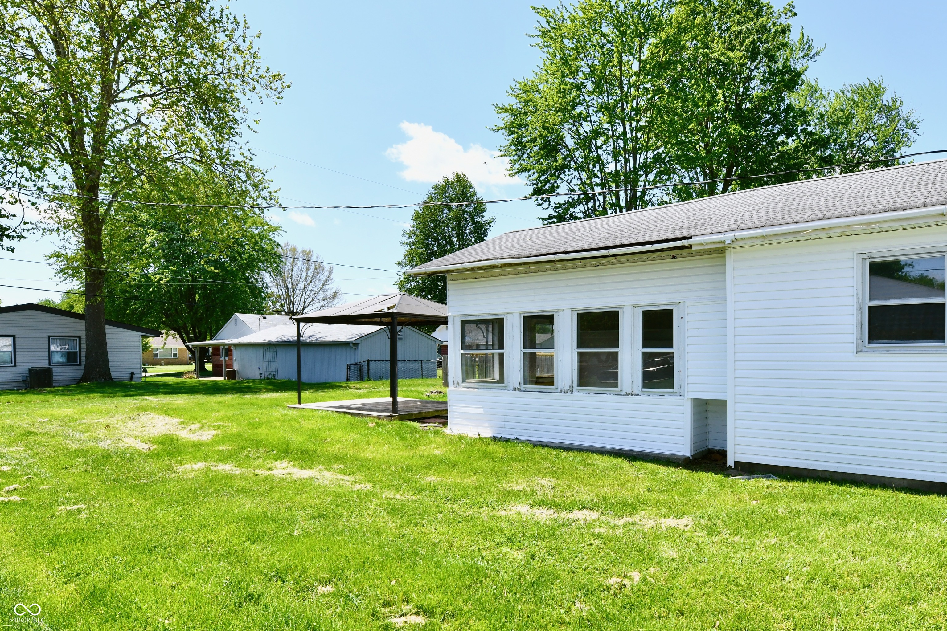 129 East McKenzie Road Greenfield, IN 46140 - Photo 3 of 33