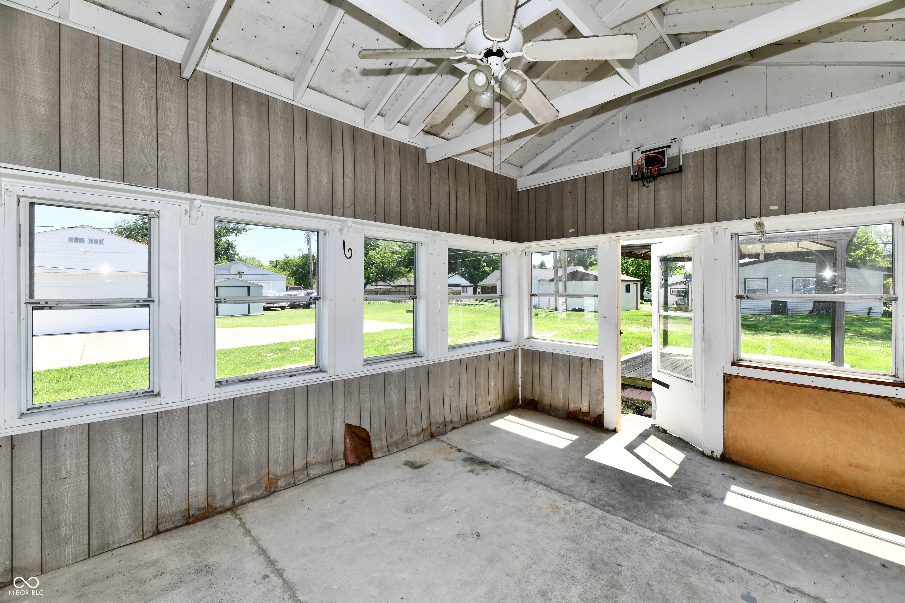 129 East McKenzie Road Greenfield, IN 46140 - Photo 7 of 33